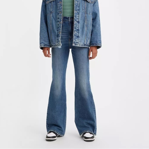 Levi’s NWT Women’s Premium 70’s High Flare Jeans